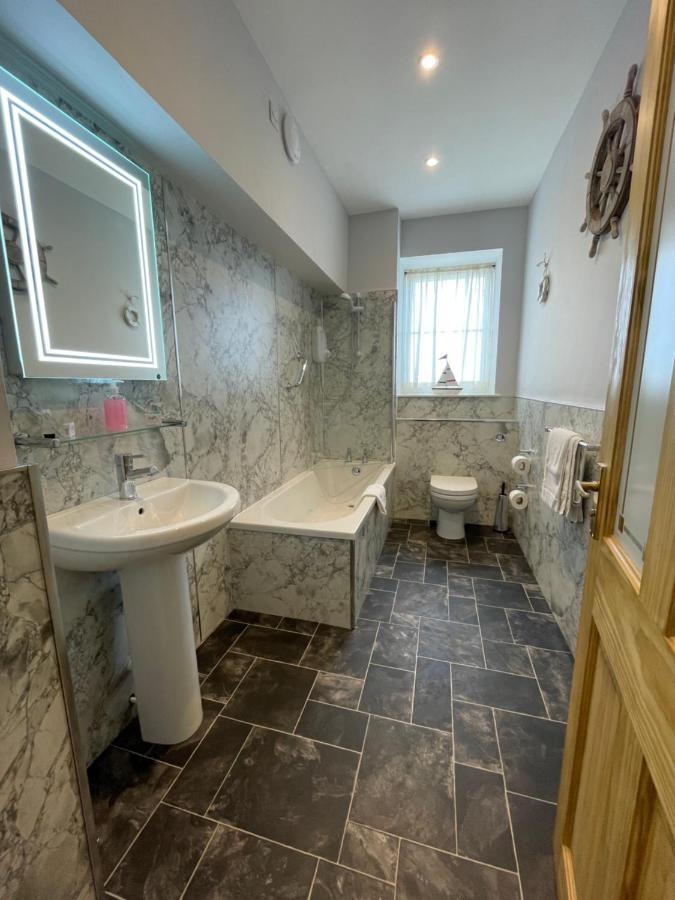 Chandlers Bnb Seahouses Ngoại thất bức ảnh